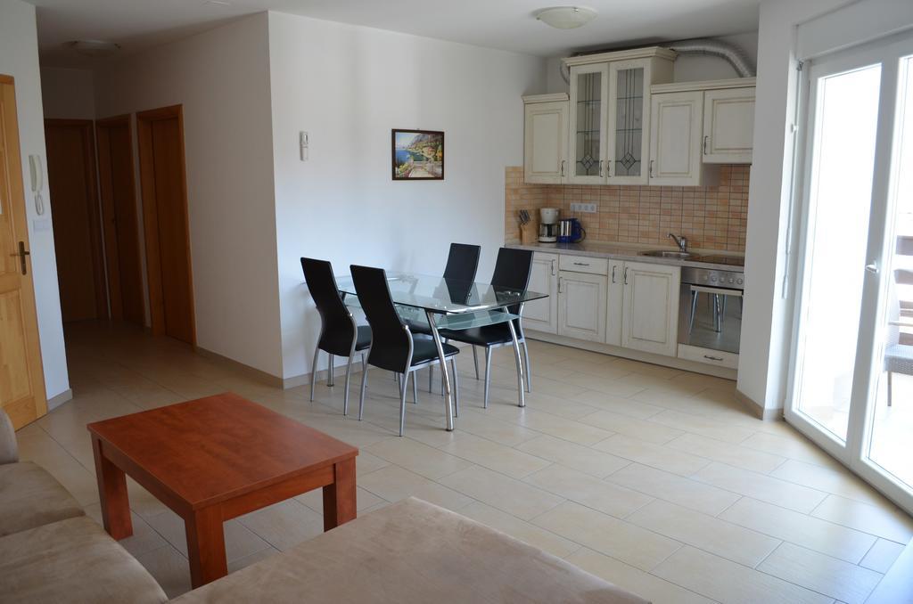 Apartments Buljan Башка Номер фото